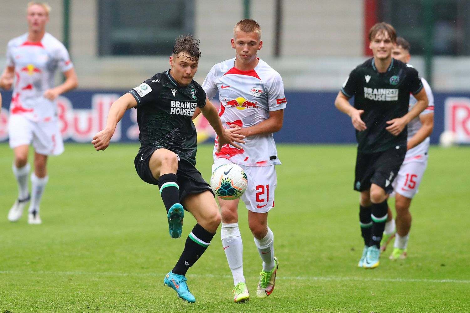 Podolski kommt: Kickers holt Rechtsverteidiger aus Hannover